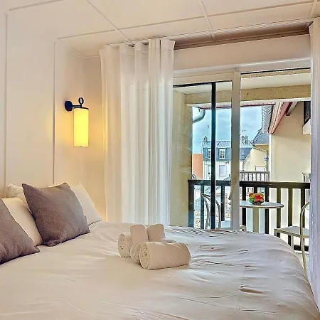 Urban Elite Yourhosthelper * Deauville