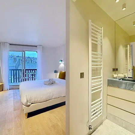 Urban Elite Yourhosthelper Deauville