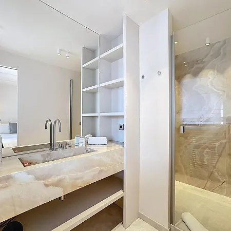 Urban Elite Yourhosthelper * Deauville