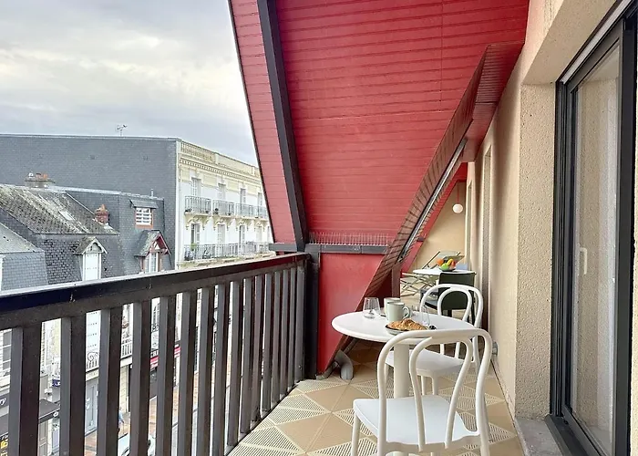 Urban Elite Yourhosthelper