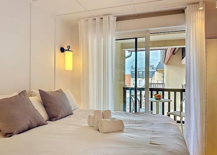 Urban Elite Yourhosthelper * Deauville