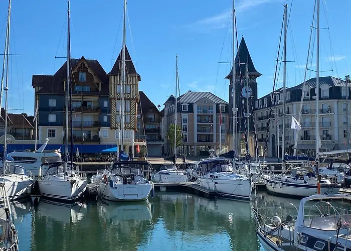 Urban Elite Yourhosthelper