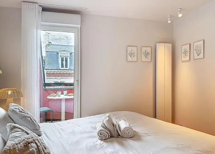 Urban Elite Yourhosthelper * Deauville