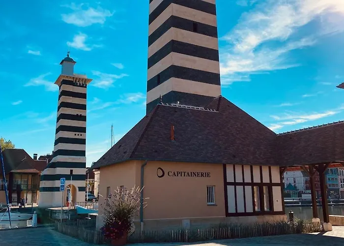 Urban Elite Yourhosthelper Deauville